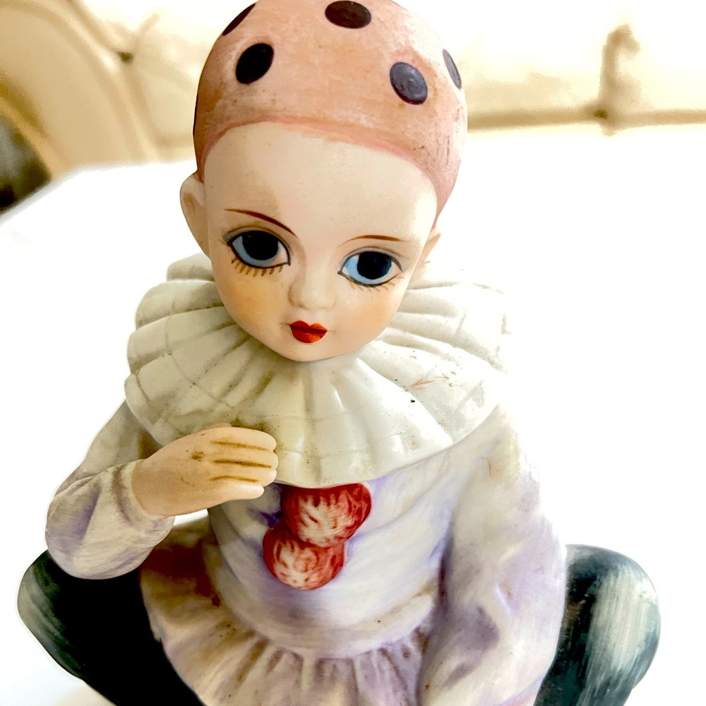 MANN…Vintage Musical Clown…Figurine